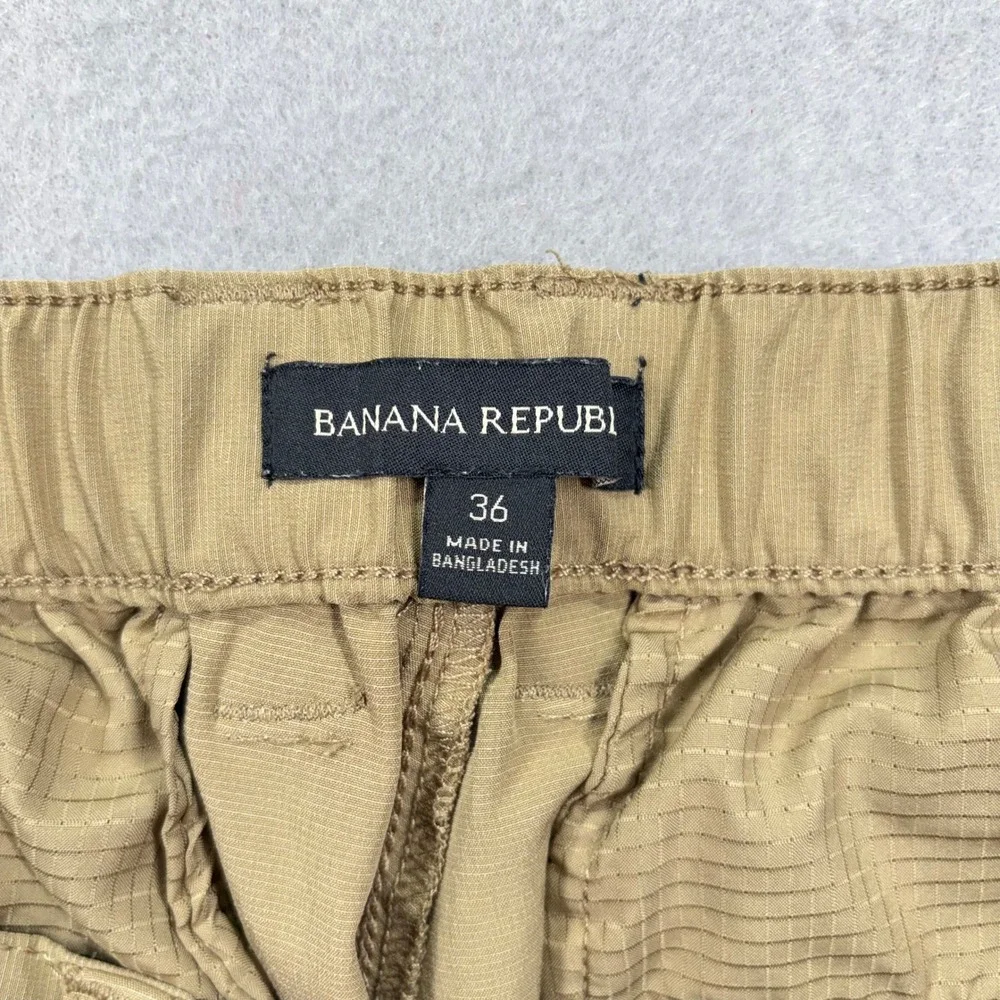 Banana Republic Ripstop Shorts Mens 36 Tan Stretch Elastic Back